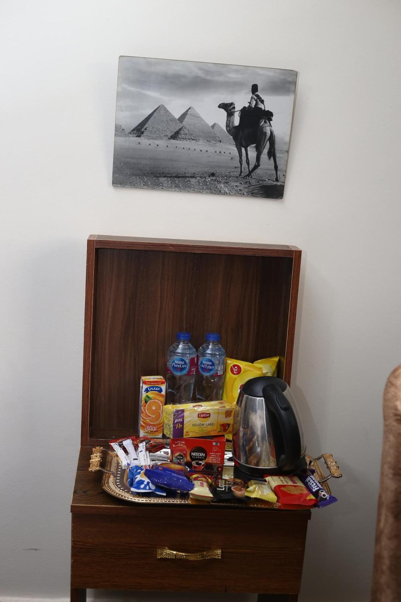 Pyramids Show Hotel Kafret el-Gabal Exterior foto