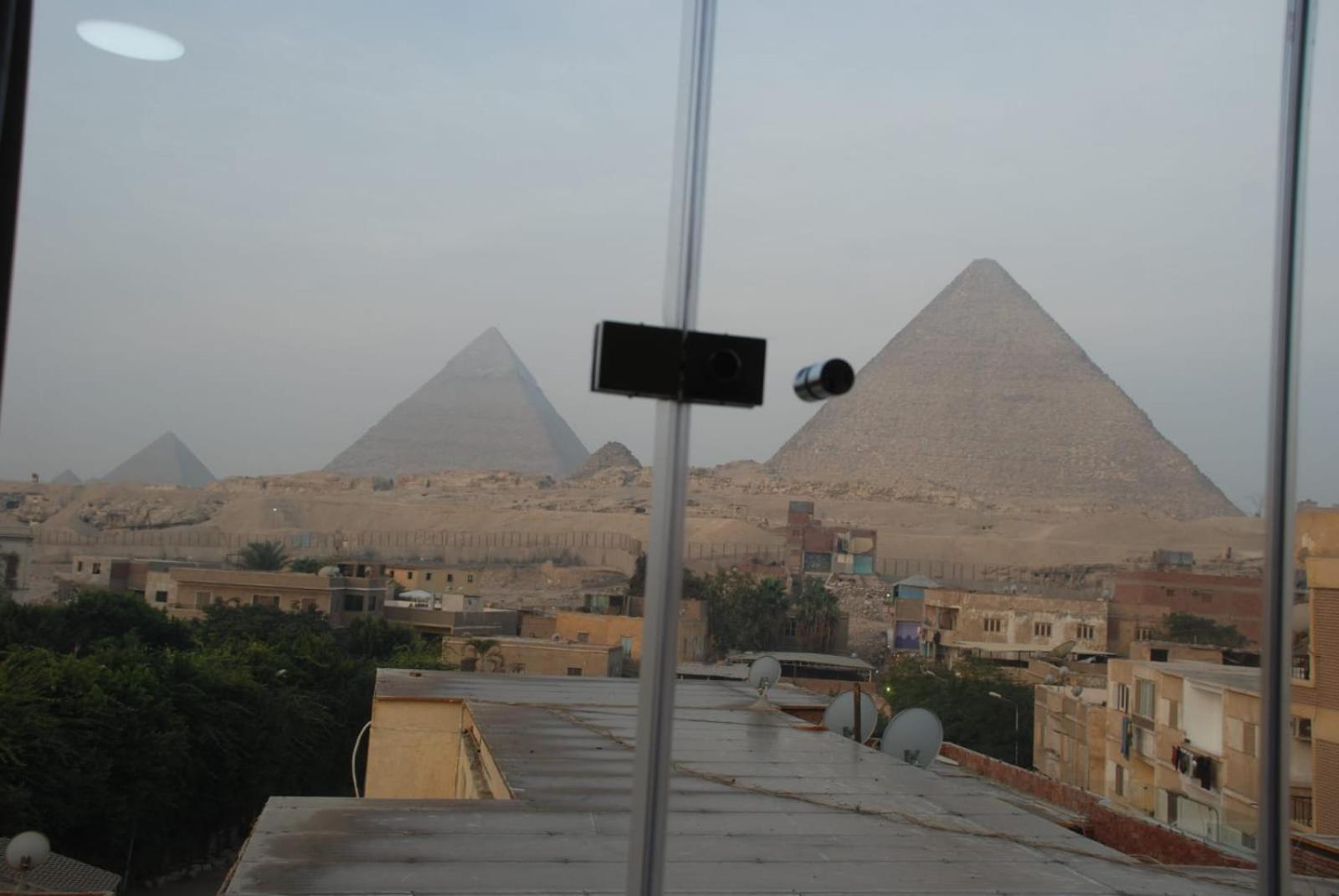 Pyramids Show Hotel Kafret el-Gabal Exterior foto